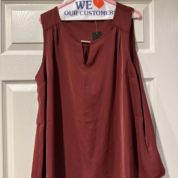 Torrid V Neck Keyhole Tank NWT - Picture 4 of 6